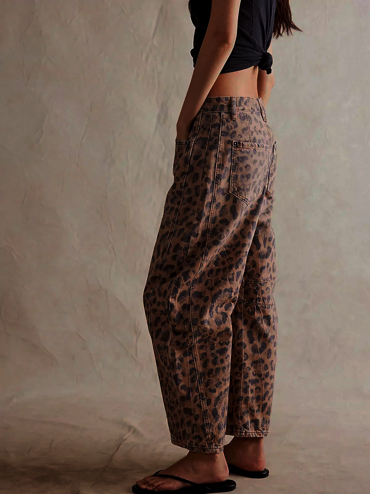 Damen - Barrel Jeans - Leopardenmuster - Trendiger Casual-Look für jeden Tag