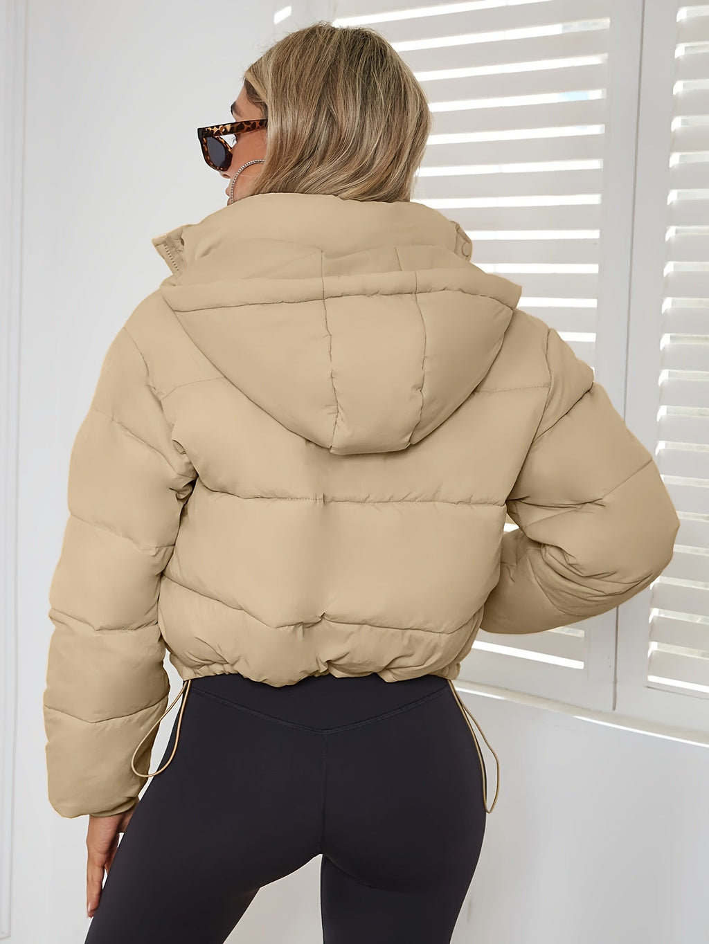 Damen - Kurze Übergangsjacke - Kapuze - Leicht, stylisch und ideal für den Frühling