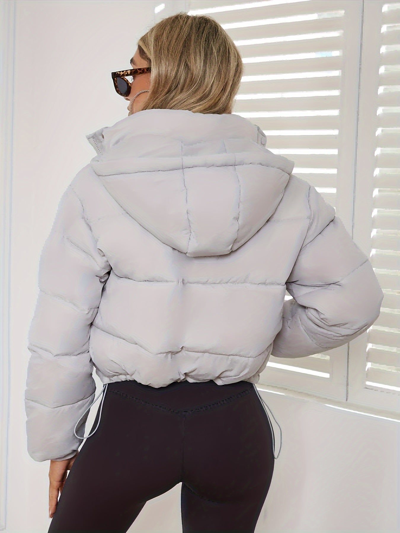 Damen - Kurze Übergangsjacke - Kapuze - Leicht, stylisch und ideal für den Frühling
