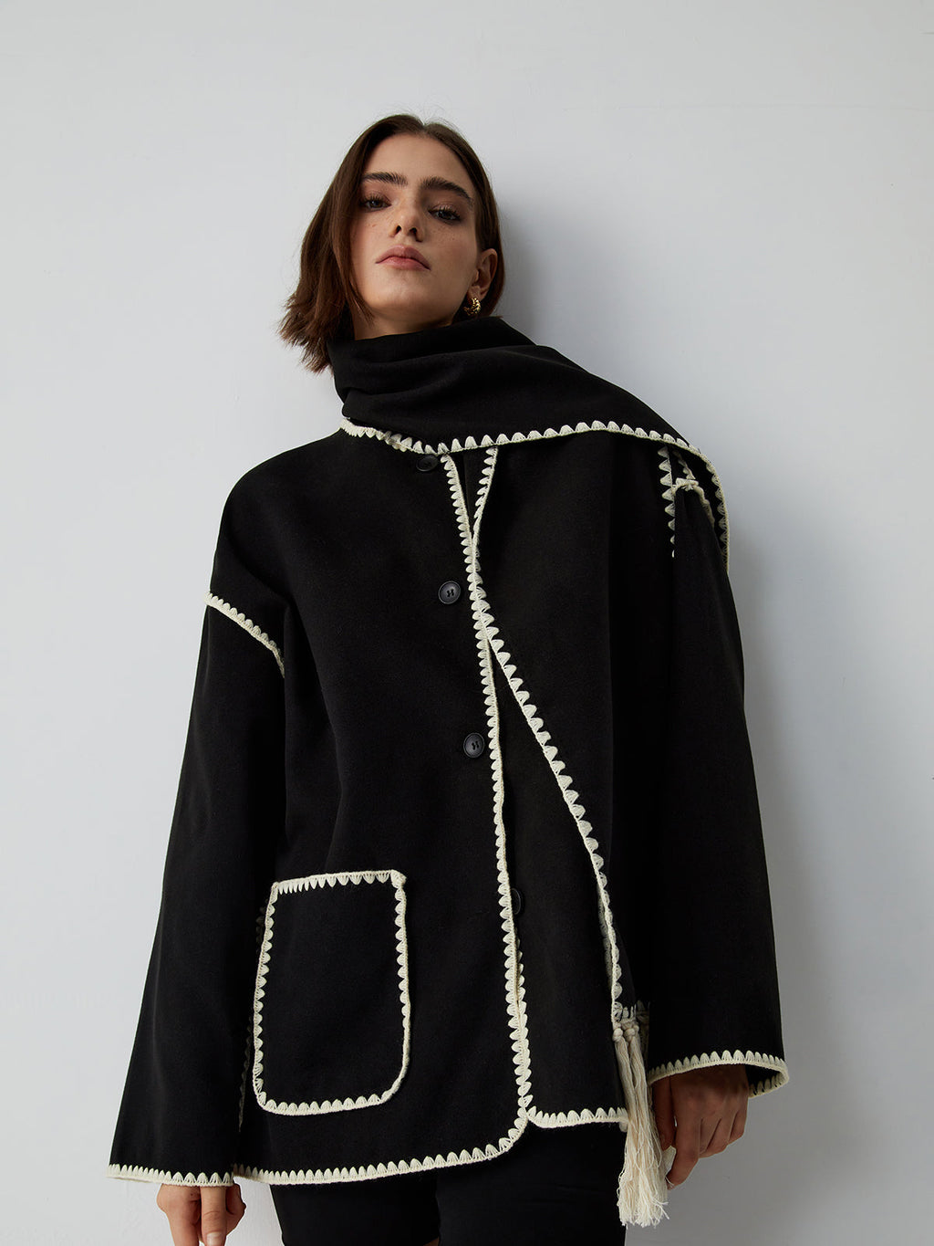 Damen - Jacke - Kontrastbesatz und Schal - Stilvolles, vielseitiges Outfit für jede Gelegenheit