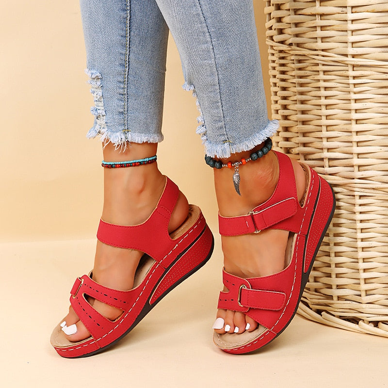 Damen - Legere Keilsandalen - Verstellbare Riemen - Bequeme Sommer-Sandalen für jeden Anlass