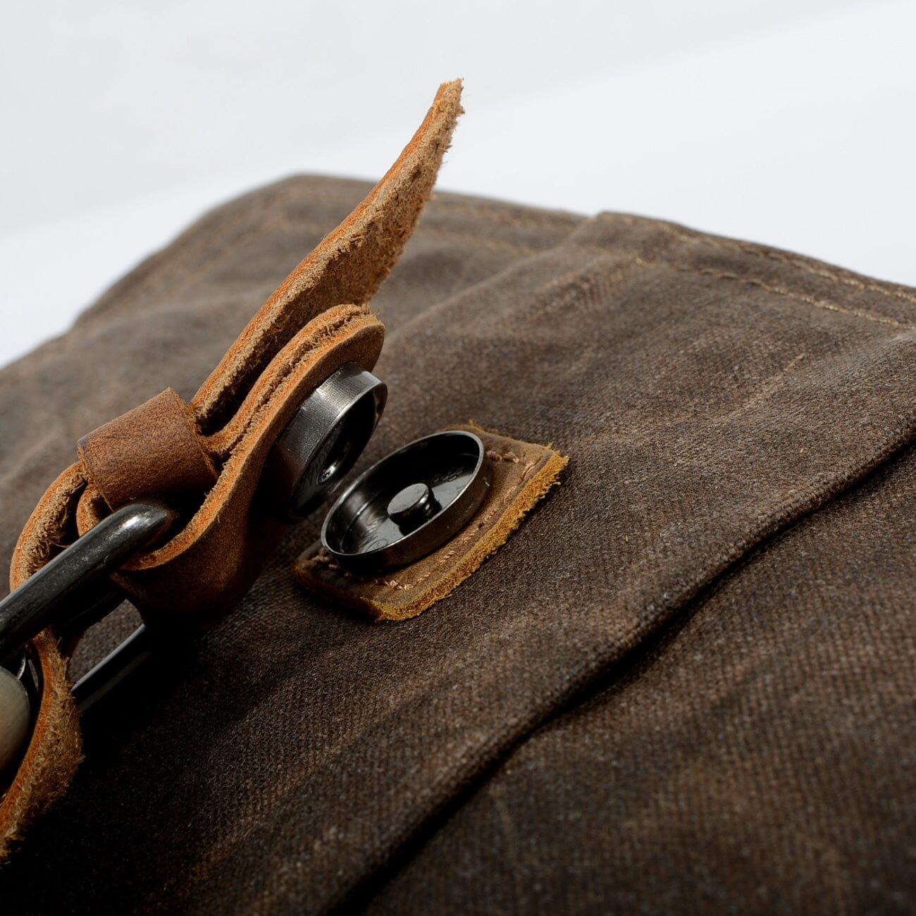 Herren - Kleine Canvas-Messenger-Tasche - Stilvoll, vielseitig & ideal für Alltag und Freizeit
