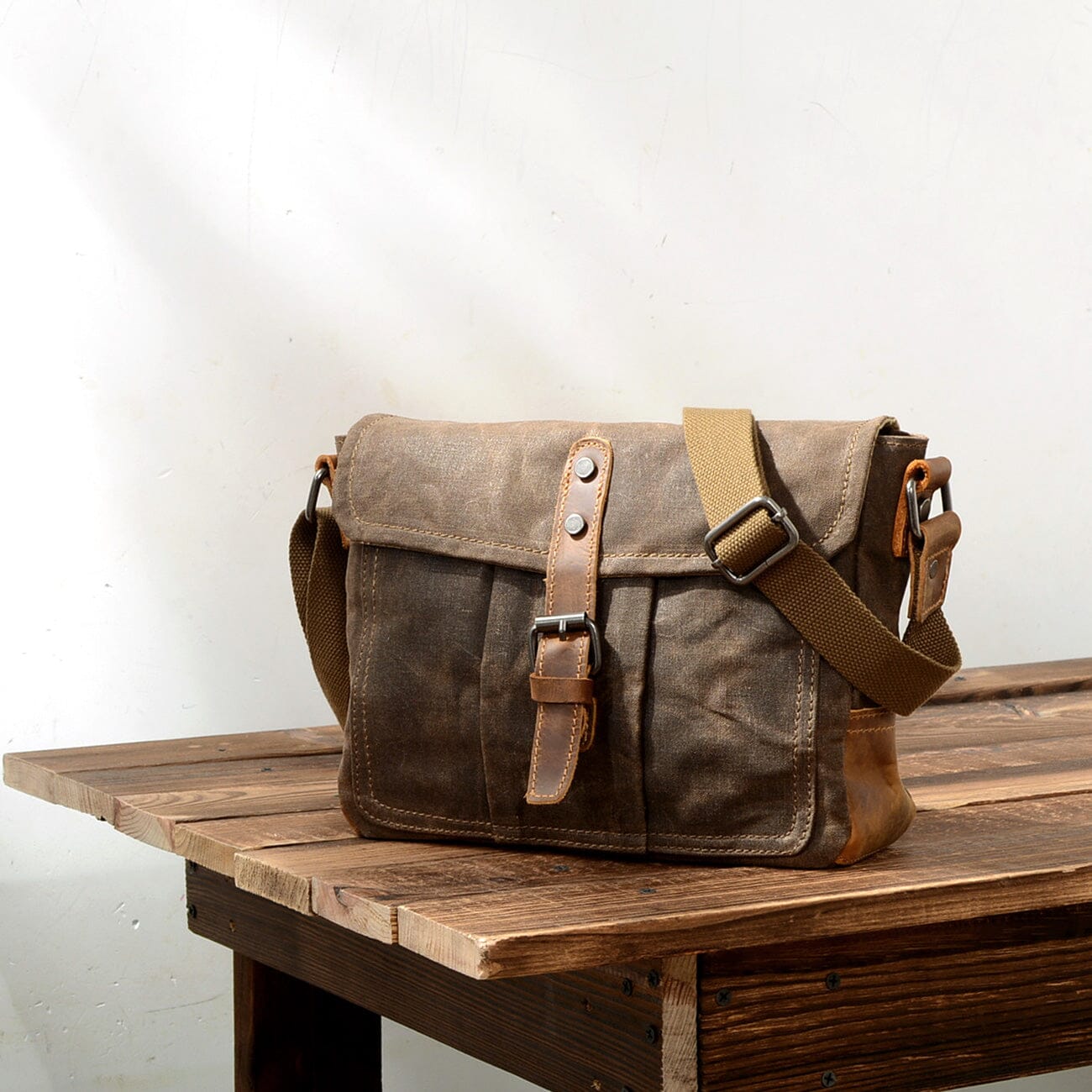 Herren - Kleine Canvas-Messenger-Tasche - Stilvoll, vielseitig & ideal für Alltag und Freizeit