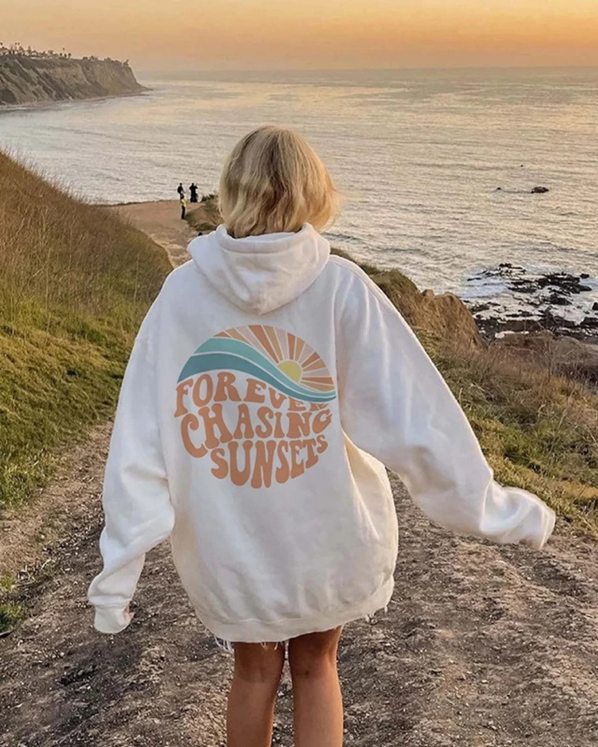 Kyra | Bequemes Kapuzenpulli "Forever chasing sunsets"