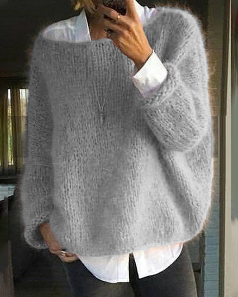 Danique Mell | Schlichter, schulterfreier, flauschiger Pullover