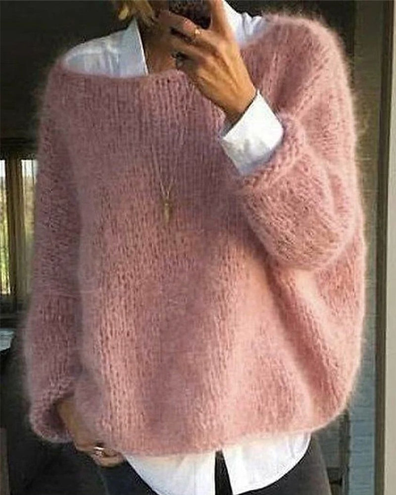 Danique Mell | Schlichter, schulterfreier, flauschiger Pullover