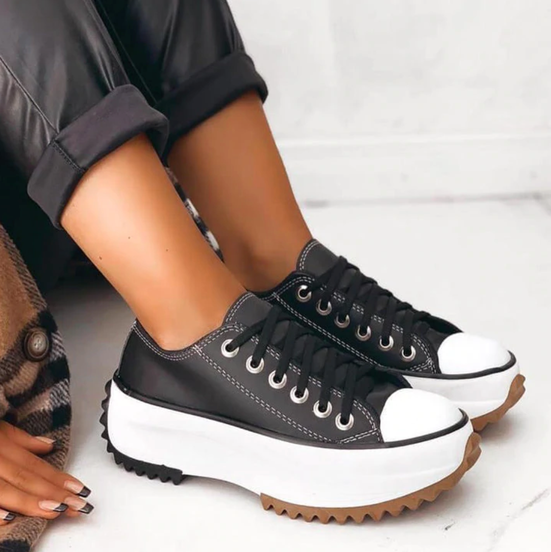 Damen - Plateau Turnschuhe - Schnürverschluss - Stylisch & Komfortabel - Perfekte Begleiter für Alltag und Freizeit