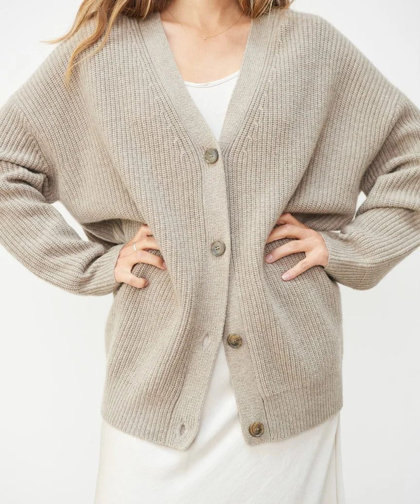 Damen - Elegante Strickjacke - Kaschmir - Weichheit & Stil - Komfort für jeden Anlass