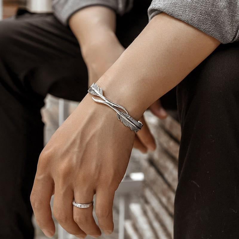 Herren Manschettenarmband | Feder Design | Boho Style & Einstellbar | Zinklegierung