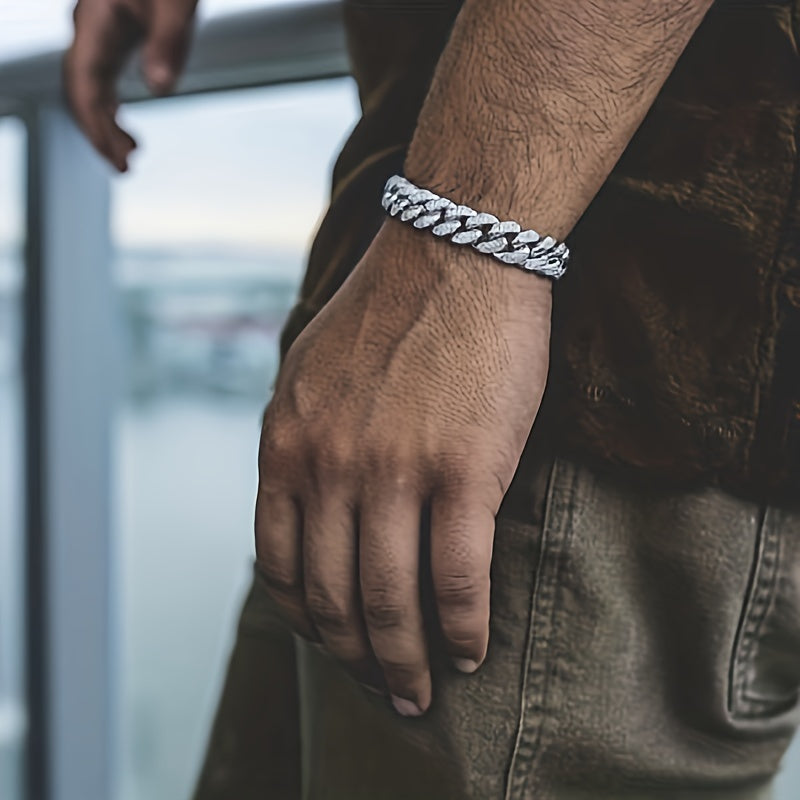 Herrenarmband | Cuban Link | Vollständig mit Strass besetzt | Goldfarbene Zinklegierung