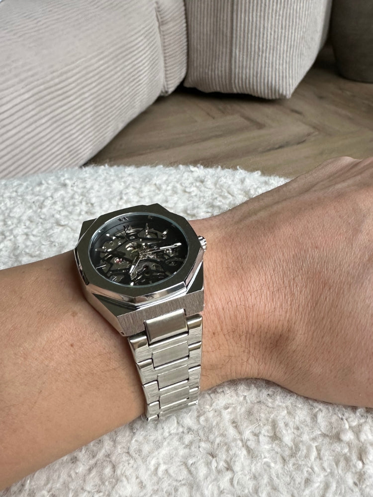 Schlanke und stilvolle Herrenuhr mit zeitloser Präzision und modernem Design | Floris