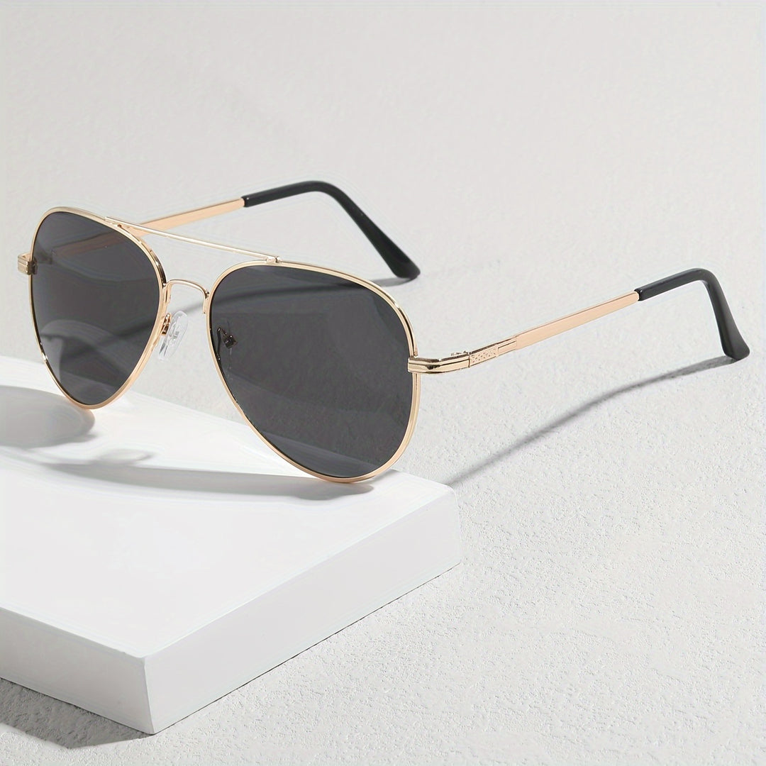 Stylische Piloten-Sonnenbrille für Herren mit Metallrahmen und PC-Gläsern für Freizeitkleidung | Roy