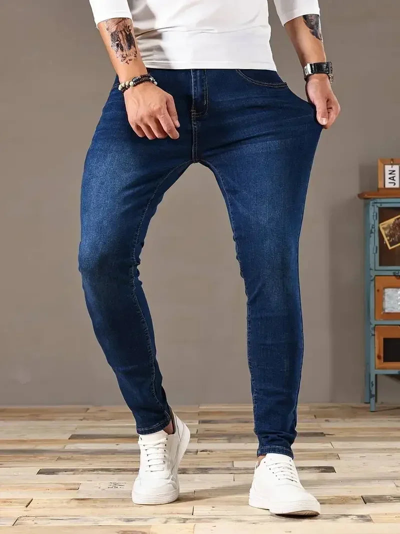 Schlanke und stilvolle Skinny-Jeans für Männer für modernen Stil und mühelosen Komfort | Daniel
