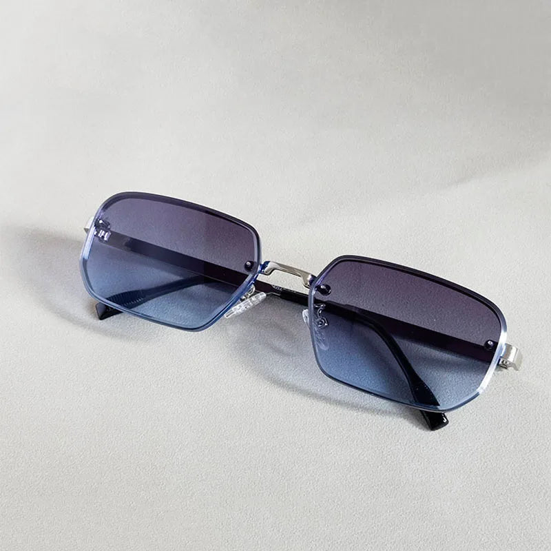 Sonnenbrille | Elegantes quadratisches Design | UV400 & Antireflexion | Metallrahmen