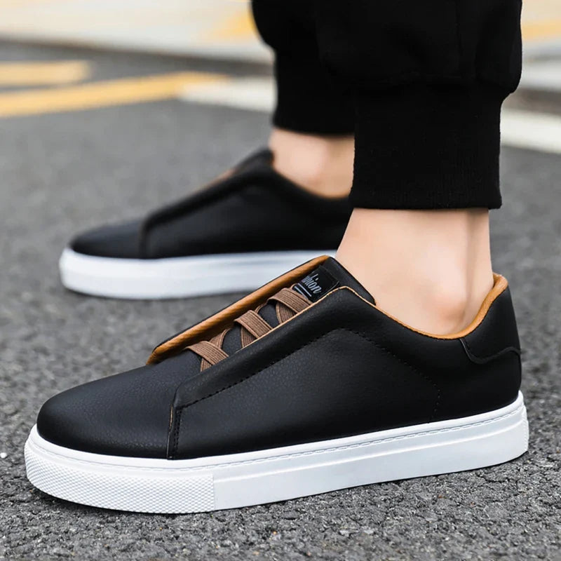 Herren Sneaker | Minimalistisches Slip-On Design | Veganes Leder & Atmungsaktiv | Gummisohle