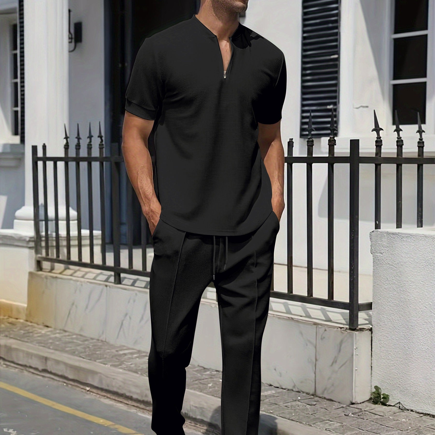Herrenset | Zweiteiliges Freizeit-Set | Graues T-Shirt mit V-Ausschnitt und Hose mit Tasche
