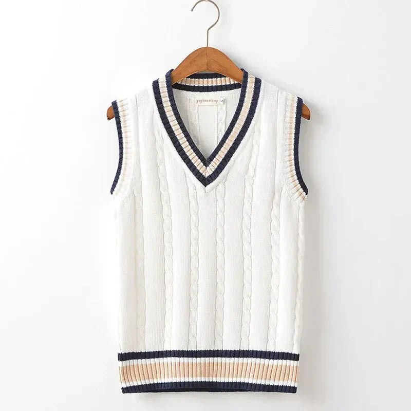 Bequemer und stilvoller ärmelloser Herren-Pullover mit V-Ausschnitt und klassischer Eleganz | Sem