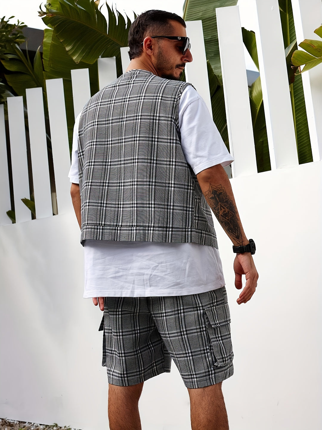 Herrenset | Lässige karierte Weste & Shorts | Atmungsaktives Polyester | Sommermode mit Taschen