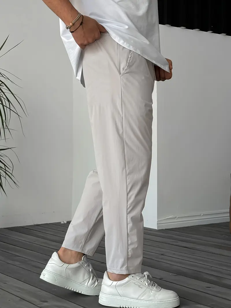 Modische und bequeme Hose mit Taschen für Männer mit entspannter Passform | Yassin