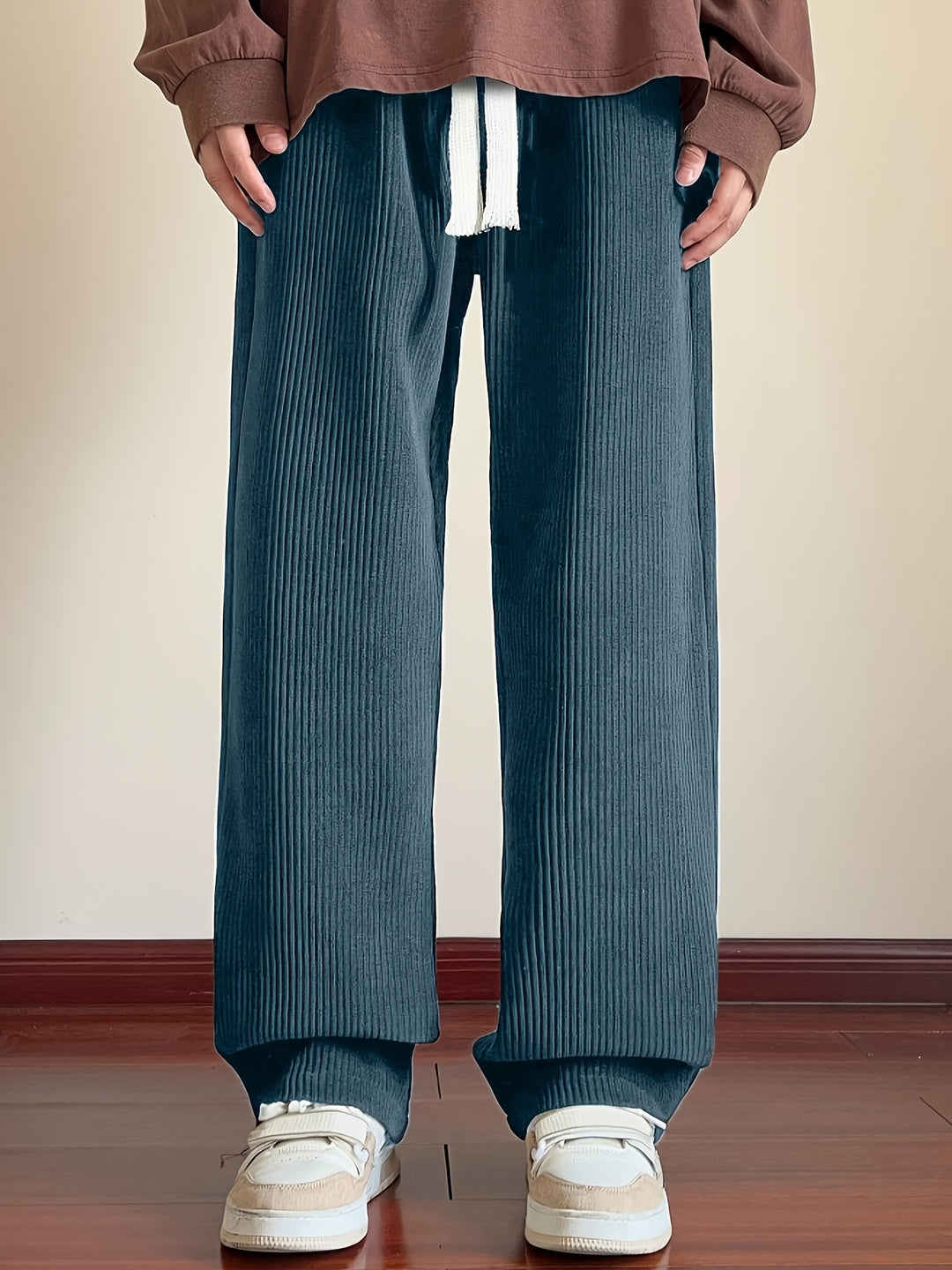 Vielseitige Herren-Cordhose mit entspannter Passform und verstellbarem Bund | Sem