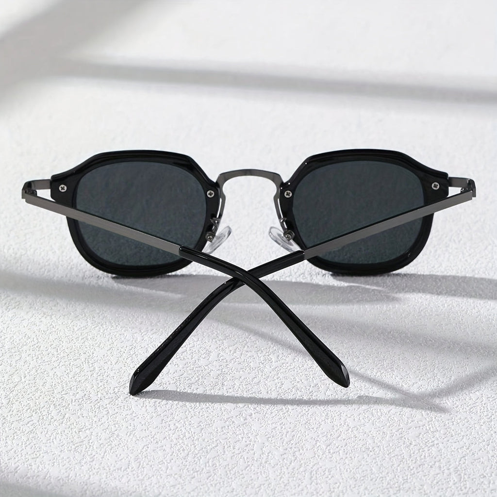 Herren-Vintage-Brille | Geometrische Vollrandbrille | Schwarzer Eisenrahmen & PC-Gläser