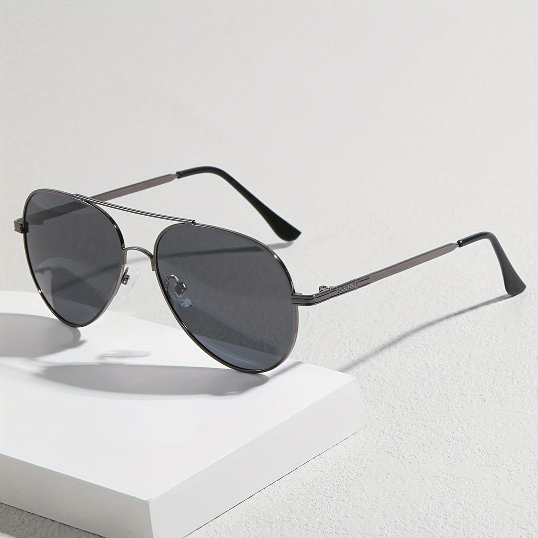Stylische Piloten-Sonnenbrille für Herren mit Metallrahmen und PC-Gläsern für Freizeitkleidung | Roy