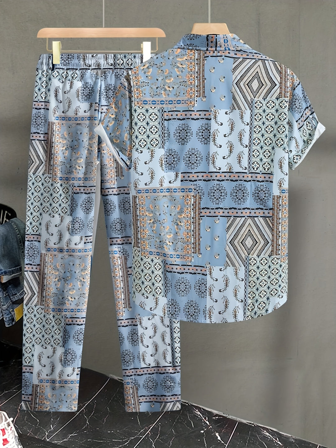 Herrenset | Geometrisches Muster 2-teiliges Set | Kurzarm-Shirt & Hose für den Sommer
