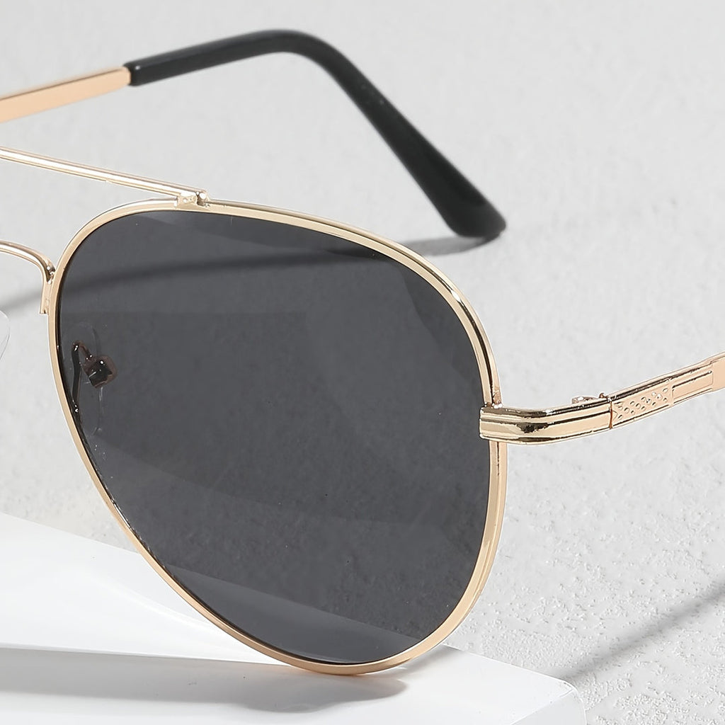 Stylische Piloten-Sonnenbrille für Herren mit Metallrahmen und PC-Gläsern für Freizeitkleidung | Roy