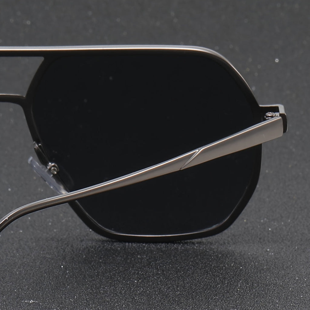 Metallbrille für Männer mit einzigartigem Design für Freizeit- und Geschäftskleidung | Jay