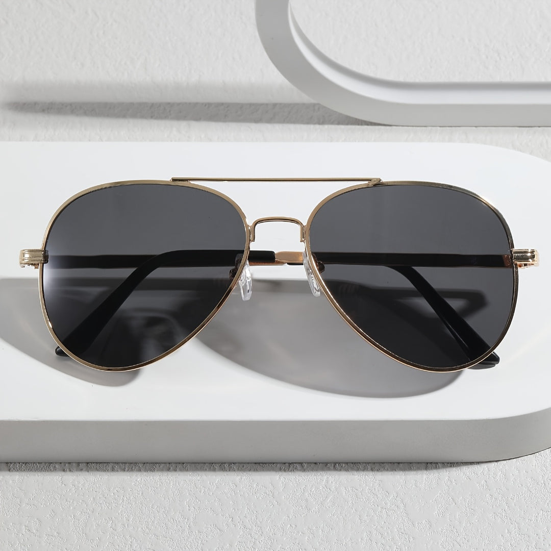 Stylische Piloten-Sonnenbrille für Herren mit Metallrahmen und PC-Gläsern für Freizeitkleidung | Roy