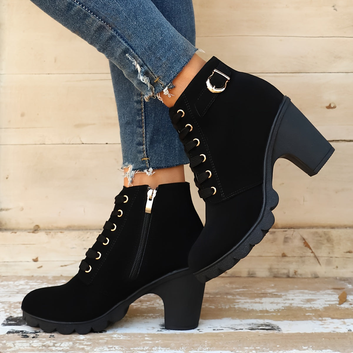 Lotte | Unifarbene Stiefel mit klobigem Absatz