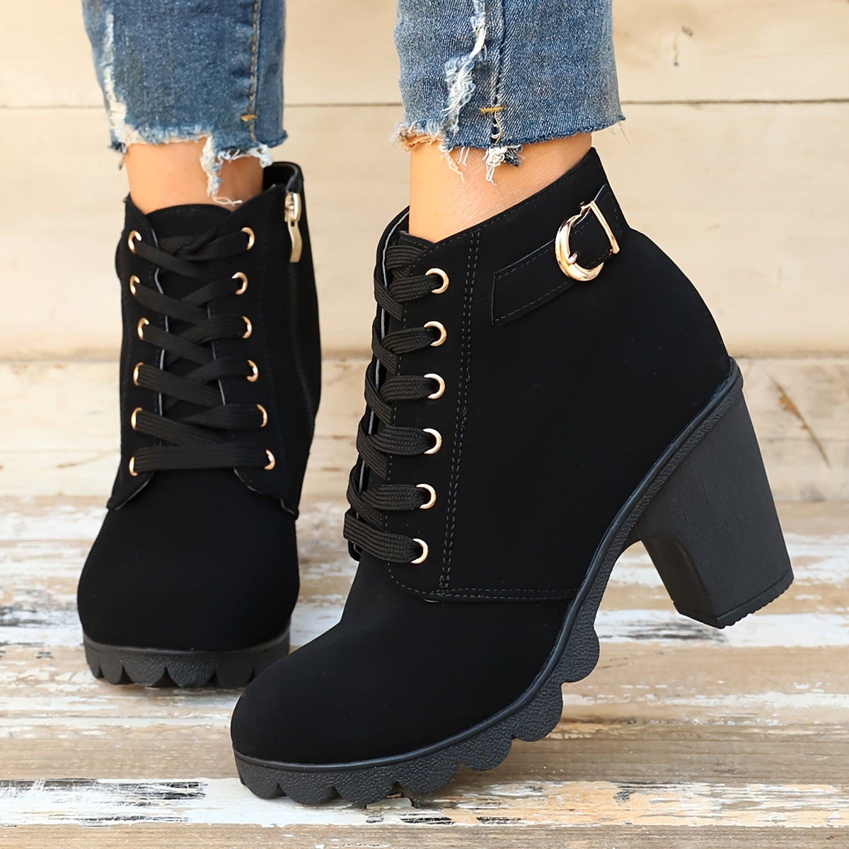 Lotte | Unifarbene Stiefel mit klobigem Absatz