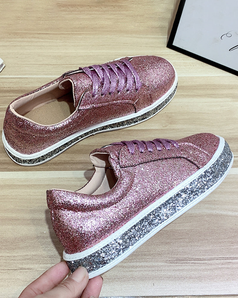 Plateau-Turnschuhe mit Glitzer in großen Größen für Frauen