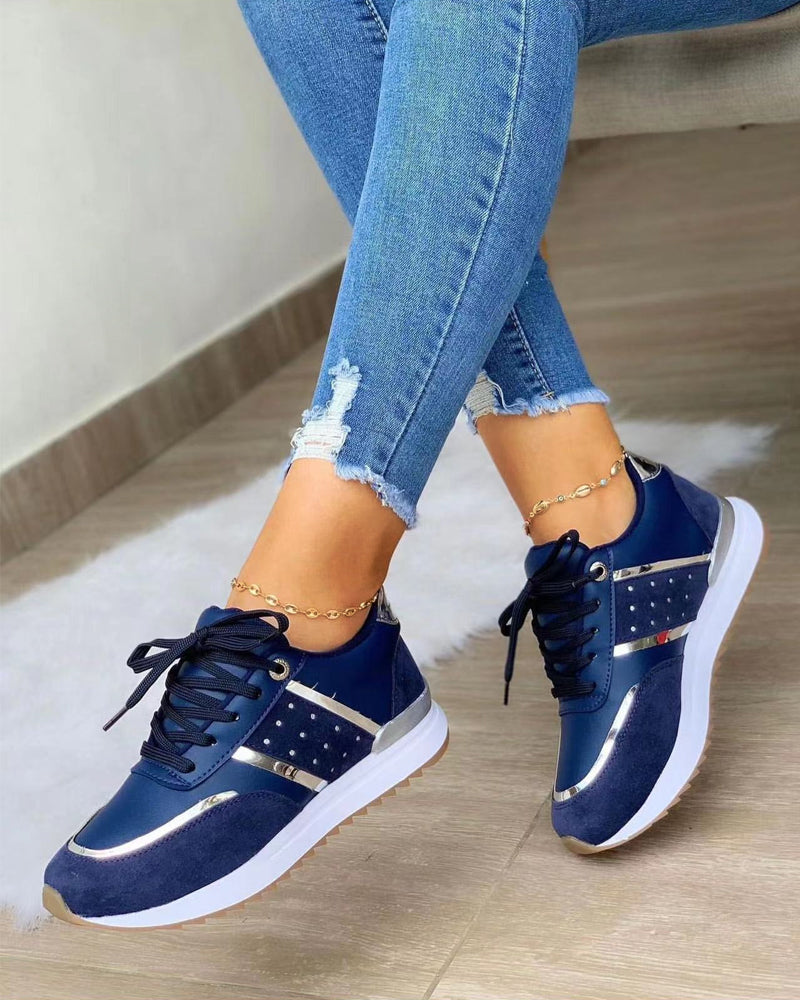 Turnschuhe mit Blockfarbe