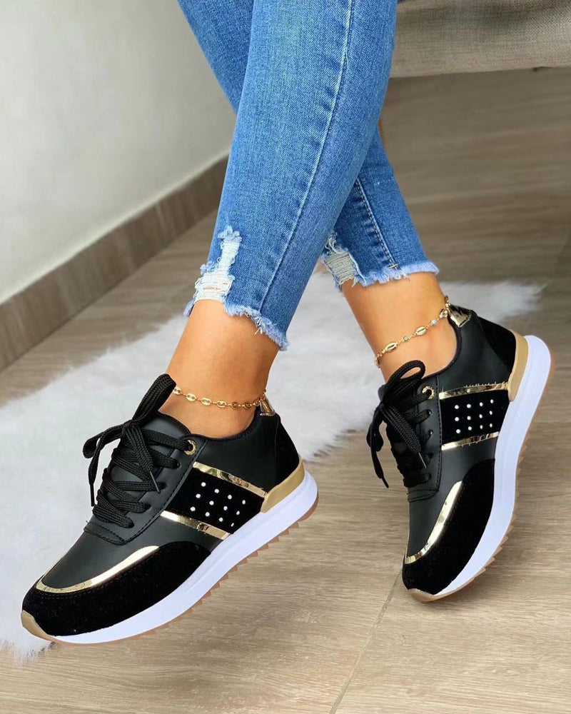 Turnschuhe mit Blockfarbe